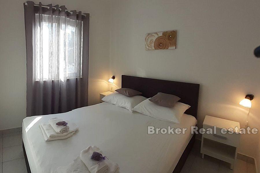 Rogoznica - Dom z apartamentami z widokiem na morze i wyspy