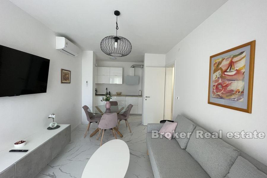 Trstenik - Przestronny, nowocześnie urządzony apartament z dwiema sypialniami