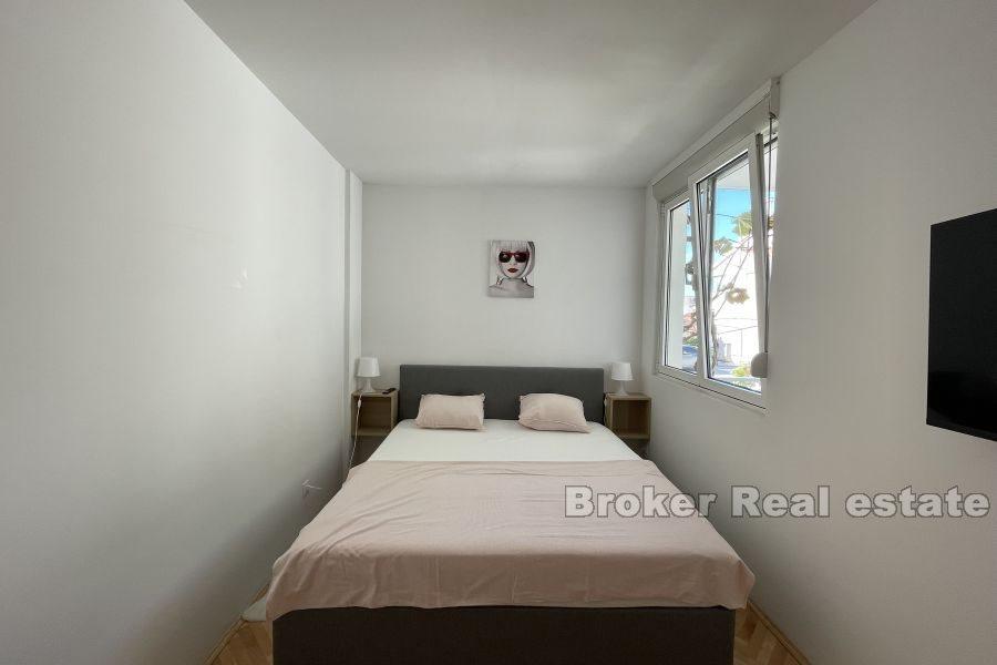 Trstenik - Przestronny, nowocześnie urządzony apartament z dwiema sypialniami