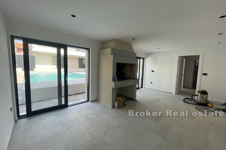 Trogir - Neu gebaute Villa mit Swimmingpool