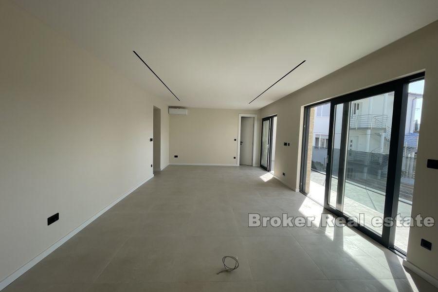 Trogir - Neu gebaute Villa mit Swimmingpool