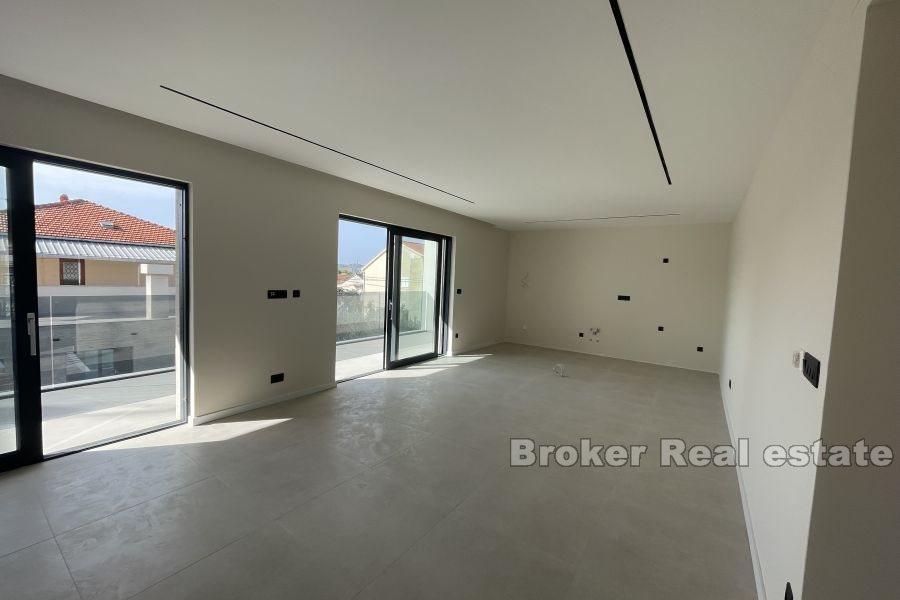 Trogir - Neu gebaute Villa mit Swimmingpool