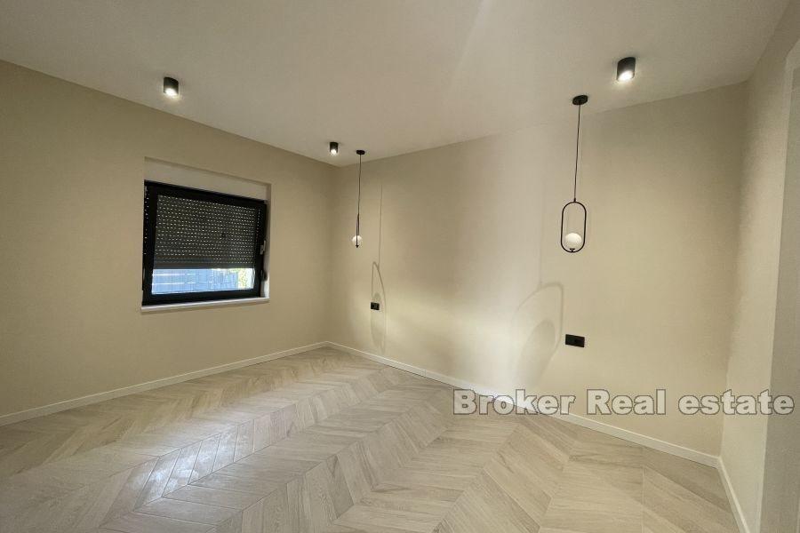 Trogir - Neu gebaute Villa mit Swimmingpool