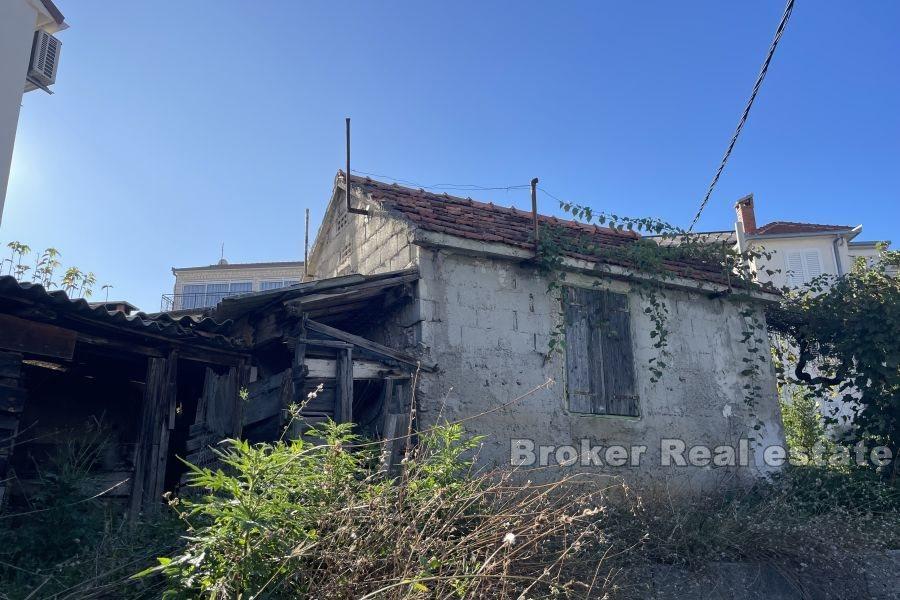 Trogir - Semi-detached house for renovation