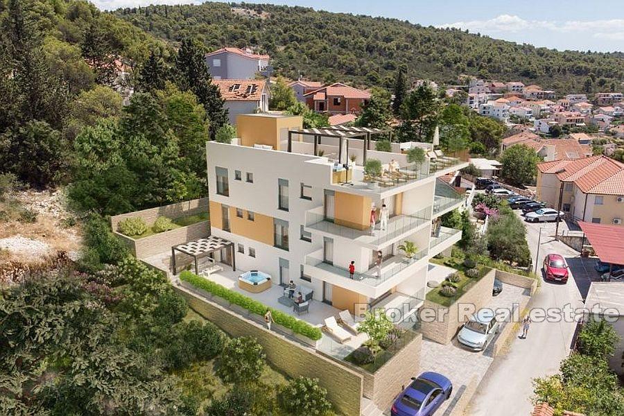 Trogir - Appartements en construction près de la mer