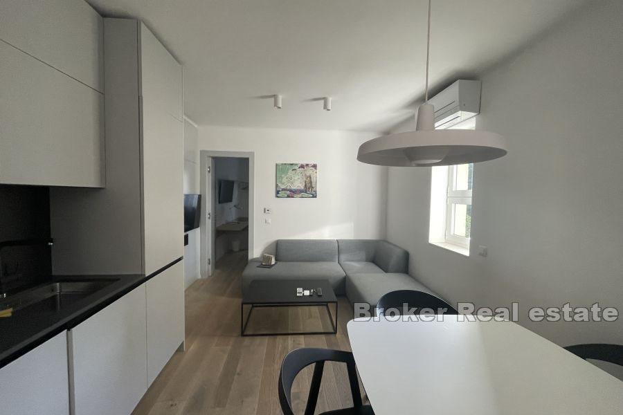 Split - Meje, dvoupokojový apartmán s moderním nábytkem