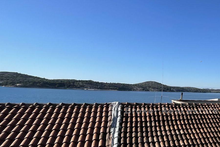 Szybenik - Dom z widokiem na morze