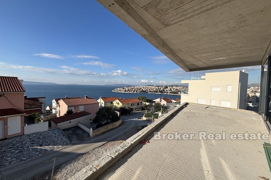 Otok Čiovo - Moderan penthouse s bazenom i pogledom na more