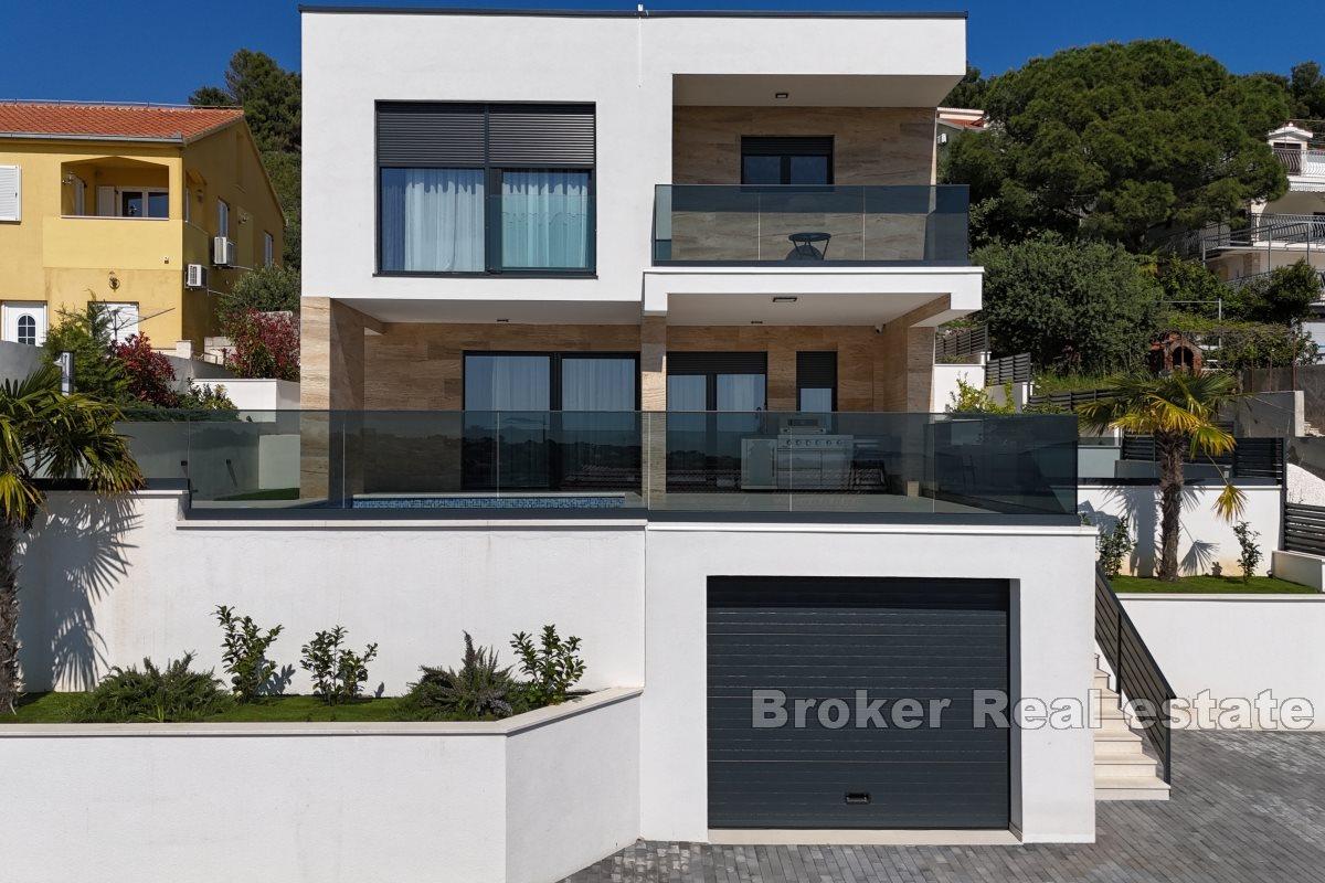 Ostrov Čiovo - Nově postavená vila s bazénem v blízkosti moře