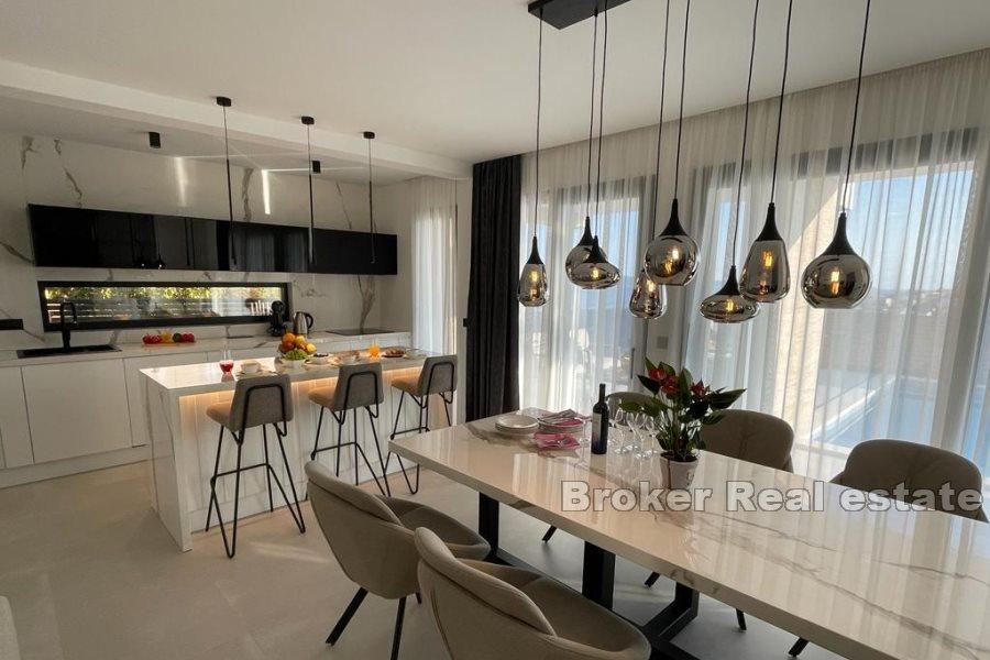 Øya Ciovo - Nybygd villa med basseng nær sjøen