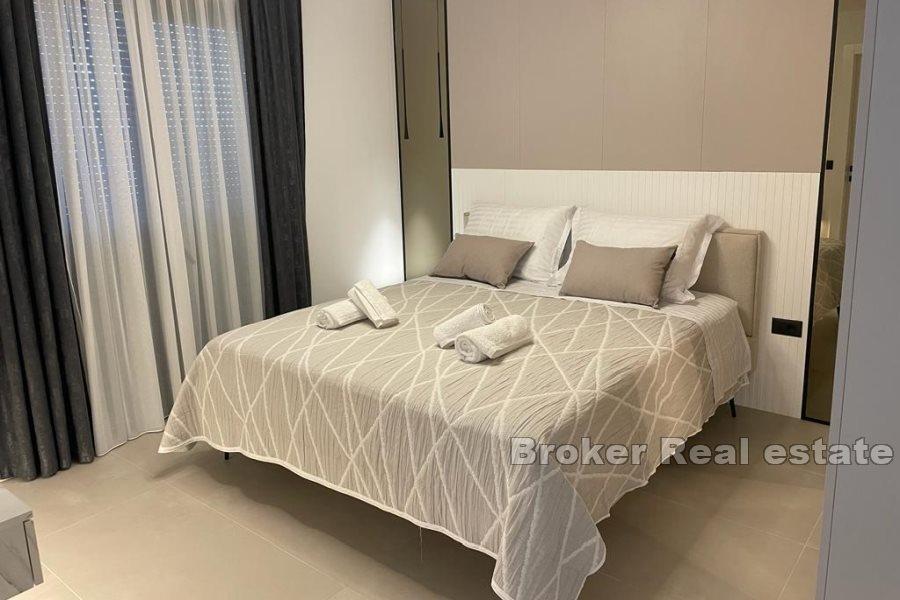 Øya Ciovo - Nybygd villa med basseng nær sjøen