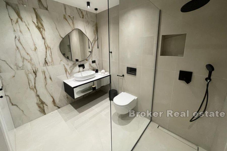 Øya Ciovo - Nybygd villa med basseng nær sjøen