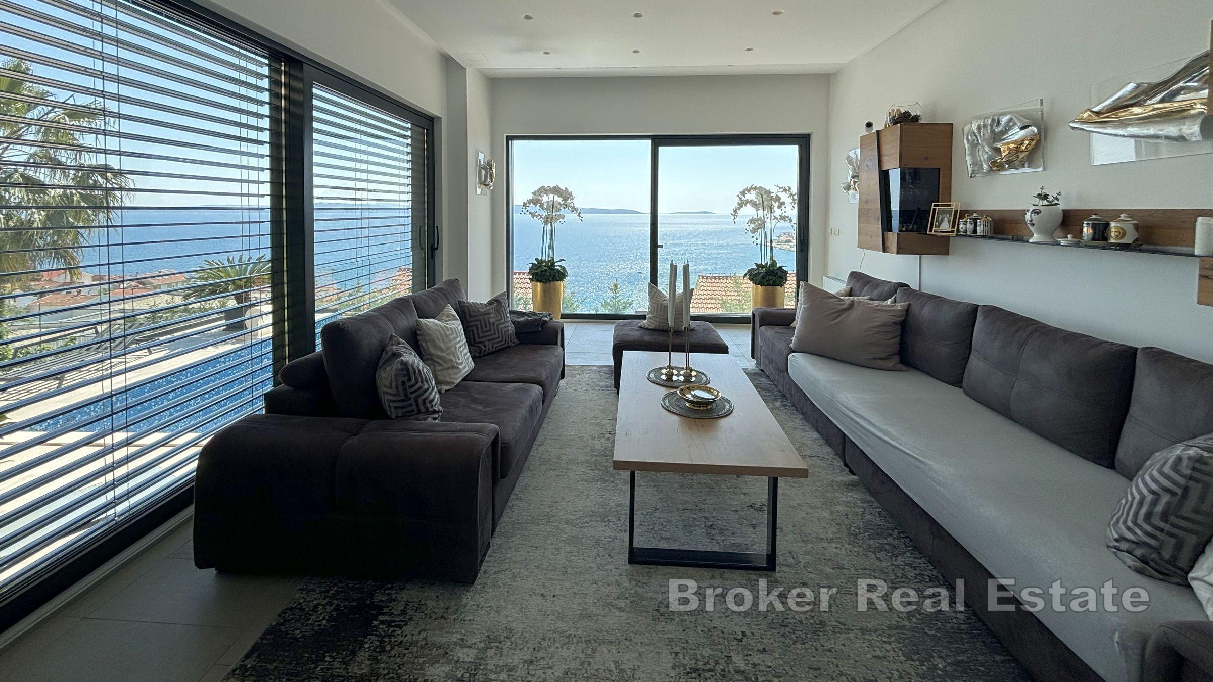 Villa moderne avec piscine proche de la mer