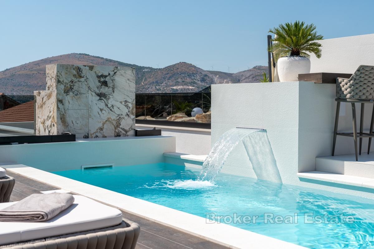 Nowoczesna willa z basenem niedaleko morza