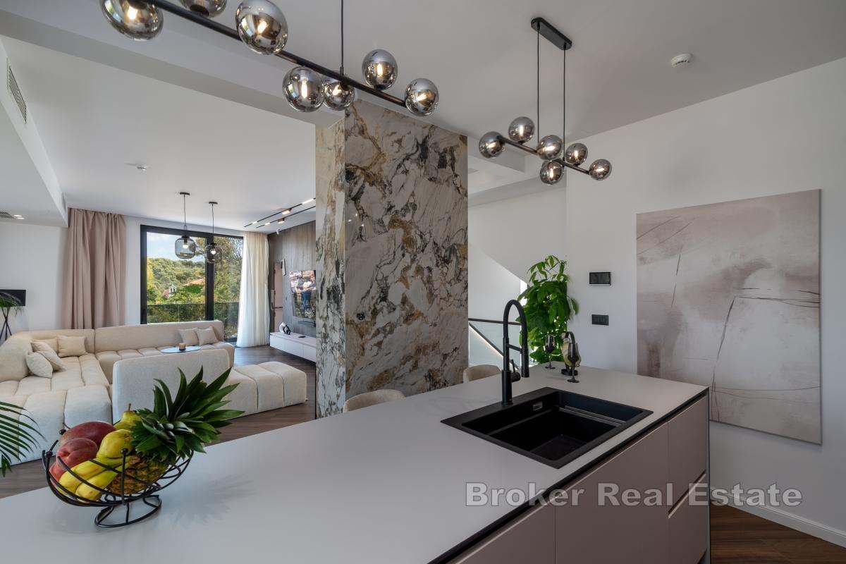 Nowoczesna willa z basenem niedaleko morza