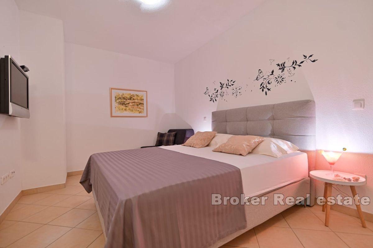 Prostorný dvoupatrový byt se třemi ložnicemi