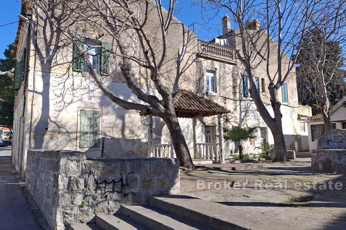 001-2031-163-Kastela-House-with-building-land-in-a-great-location-for-sale