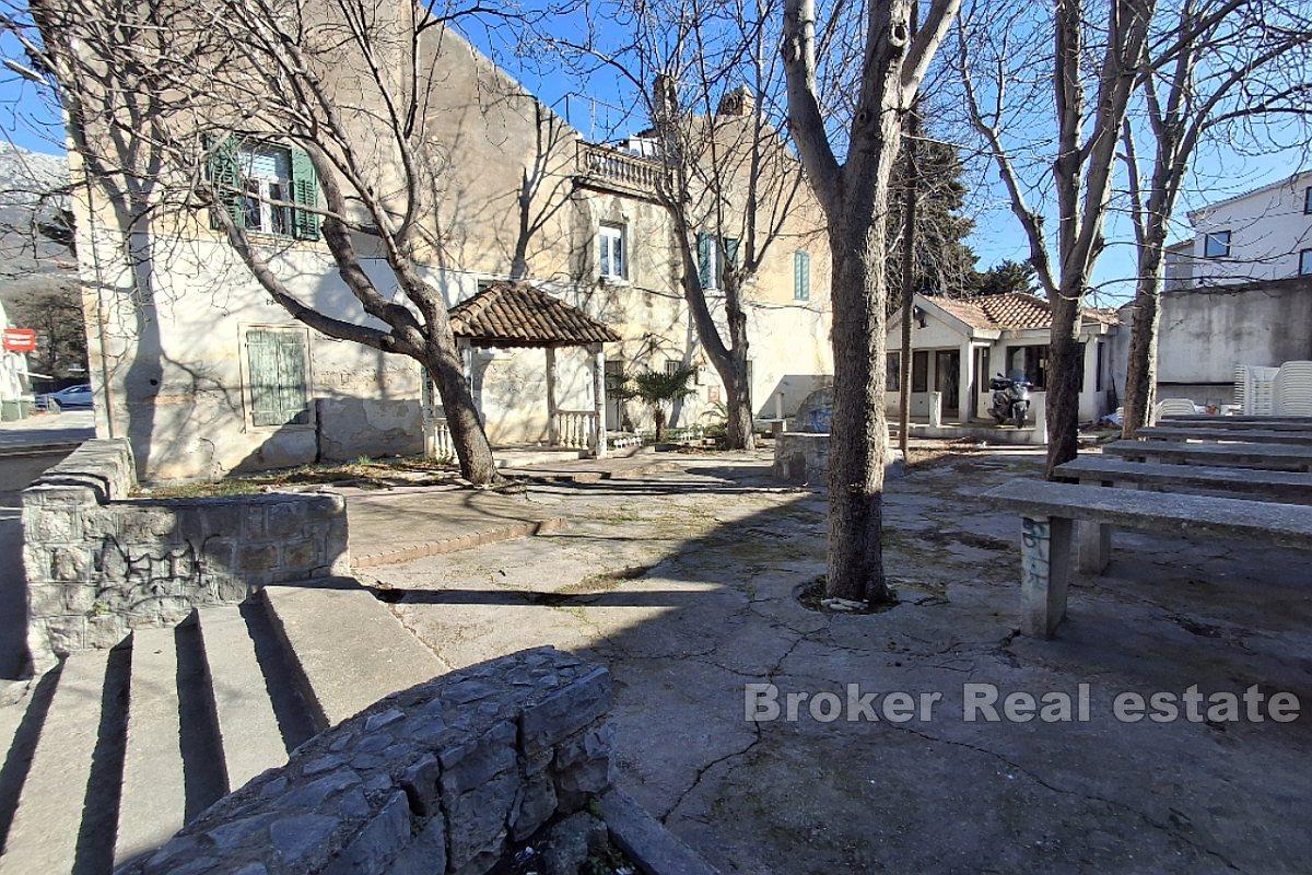 Dom z działką budowlaną w doskonałej lokalizacji