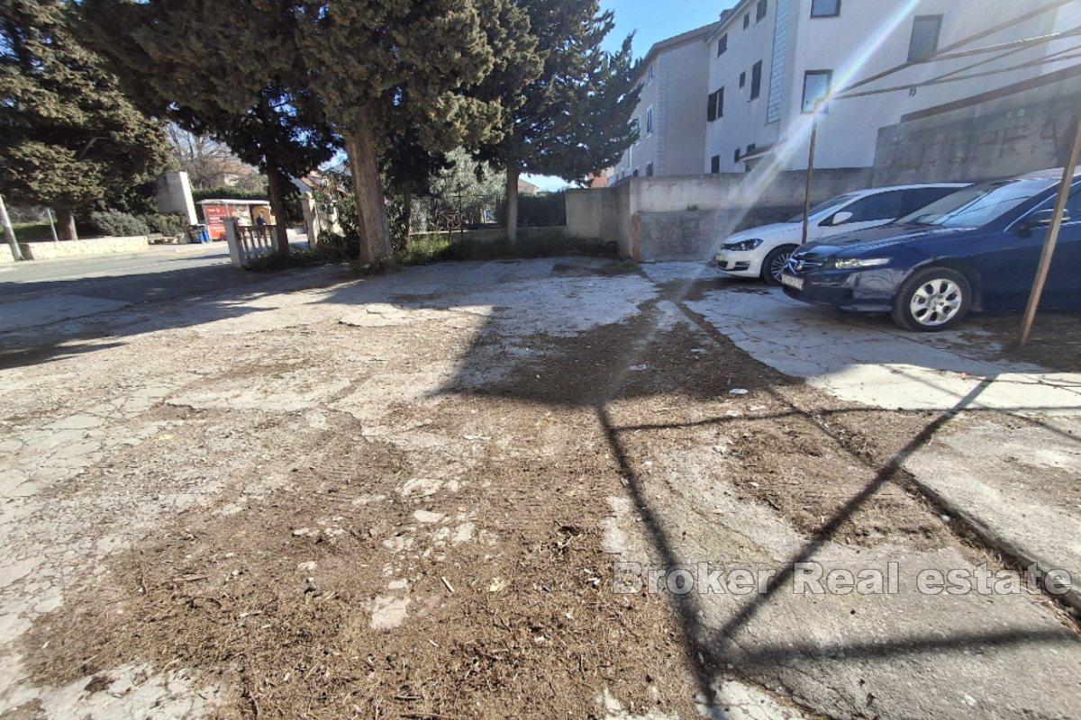 Dom z działką budowlaną w doskonałej lokalizacji