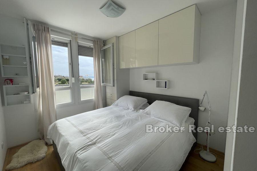 Split - Žnjan, appartement de deux chambres avec terrasse
