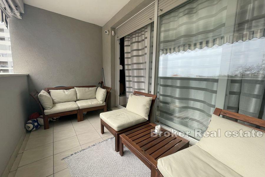 Split - Žnjan, appartement de deux chambres avec terrasse