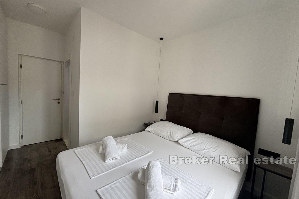 Moderne leilighet i andre rad til sjøen