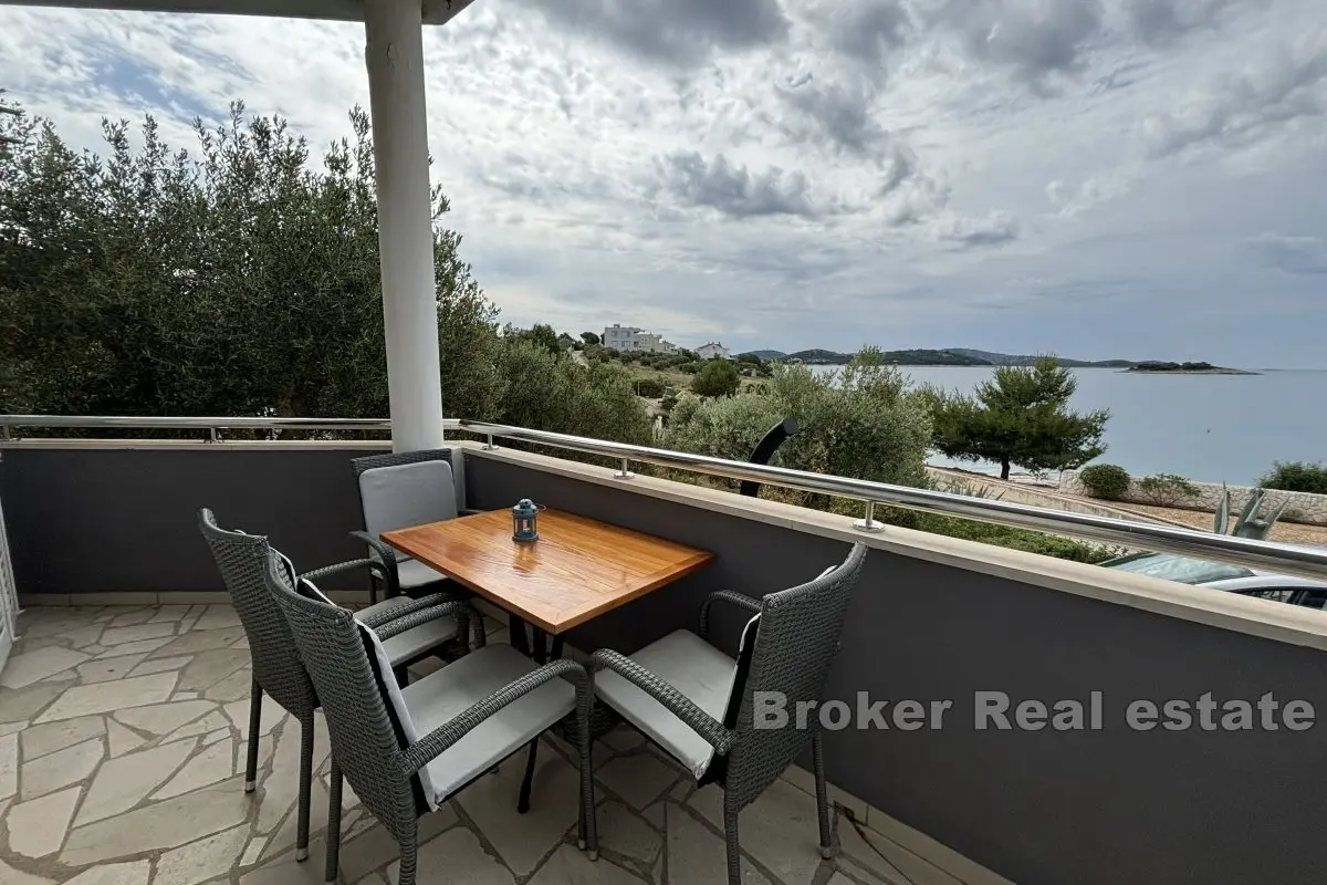 001-2035-171-Rogoznica-Three-bedroom-apartment-with-a-sea-view-for-sale