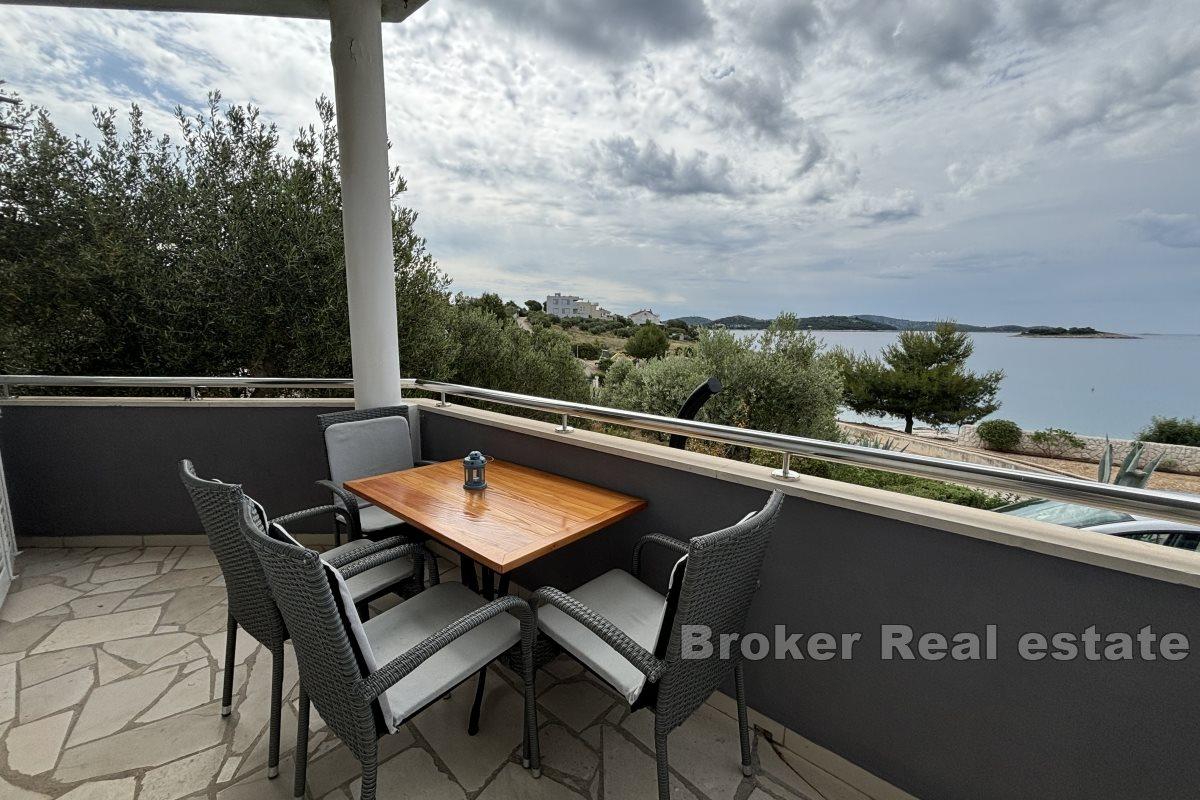 Three bedroom apartment with sea view