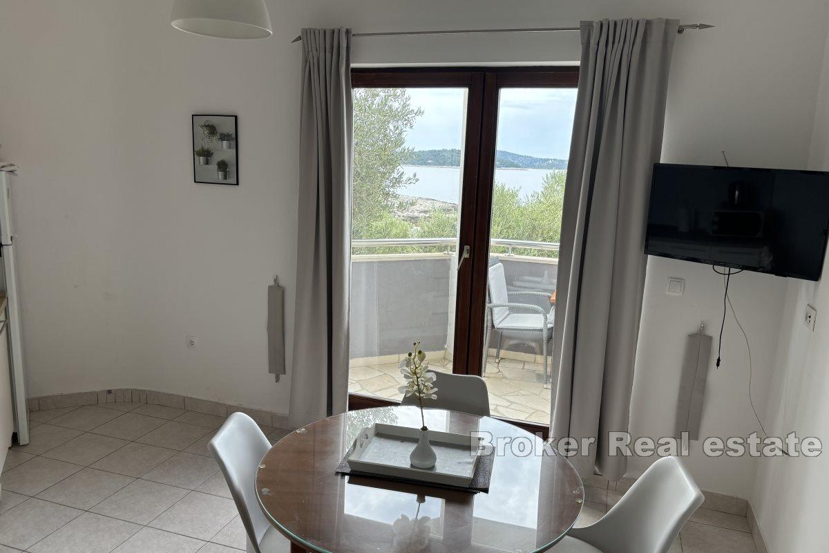 Three bedroom apartment with sea view