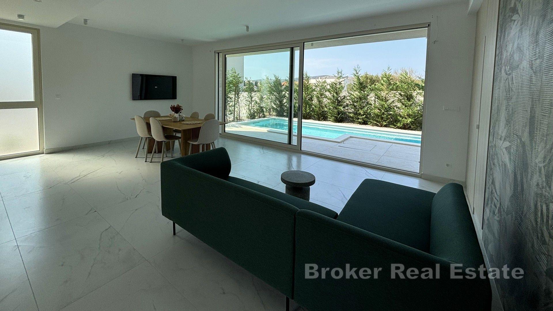 Villa mit Pool in Meeresnähe