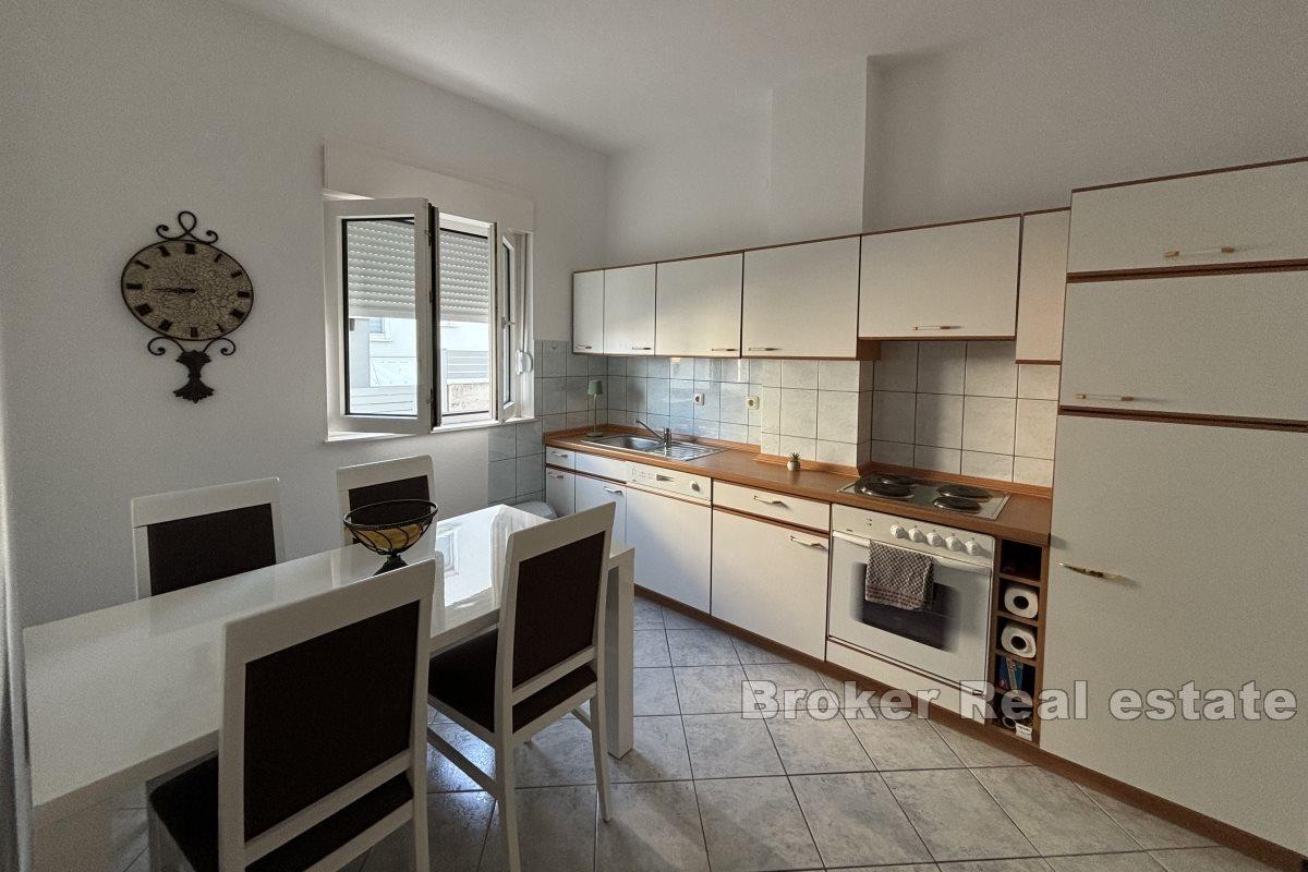 Spazioso appartamento con tre camere da letto