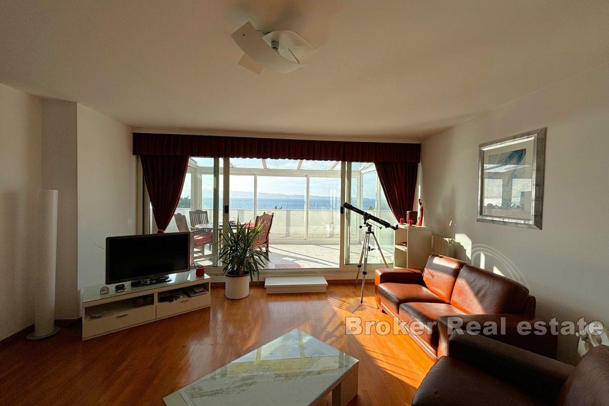 Penthouse-Wohnung mit Meerblick