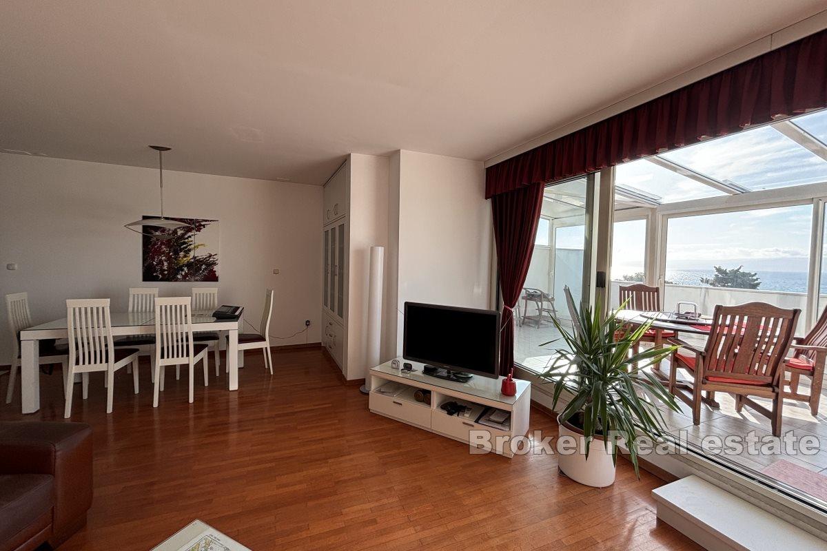 Penthouse-Wohnung mit Meerblick