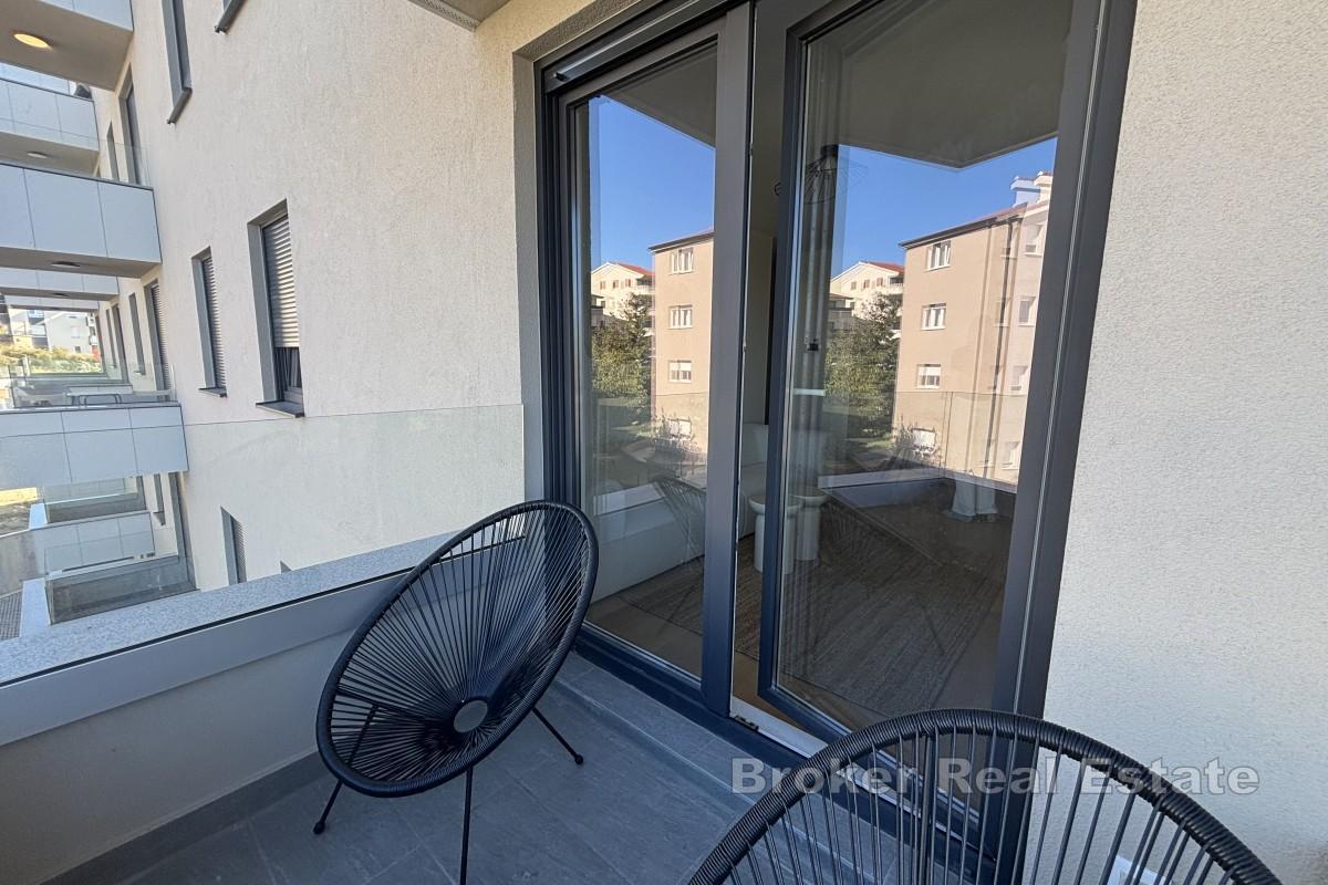 Lussuoso appartamento in un nuovo edificio in una buona posizione