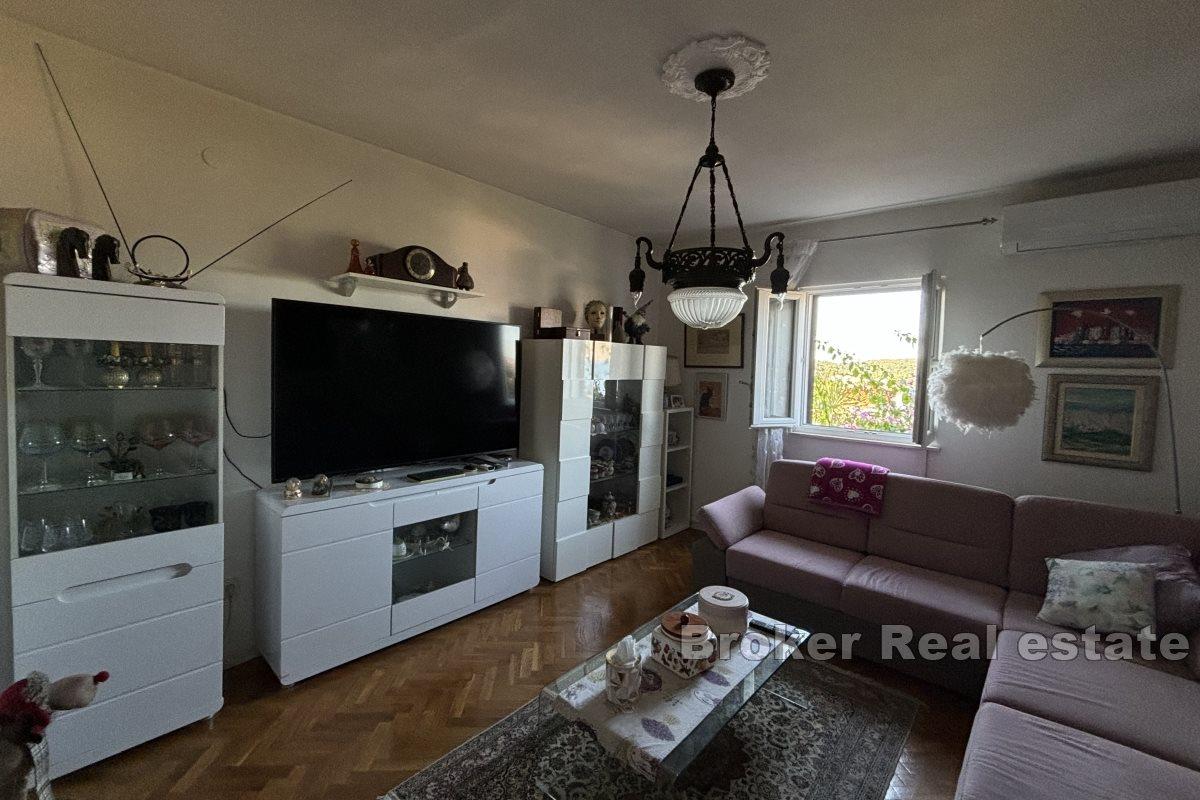 Romslig toroms leilighet