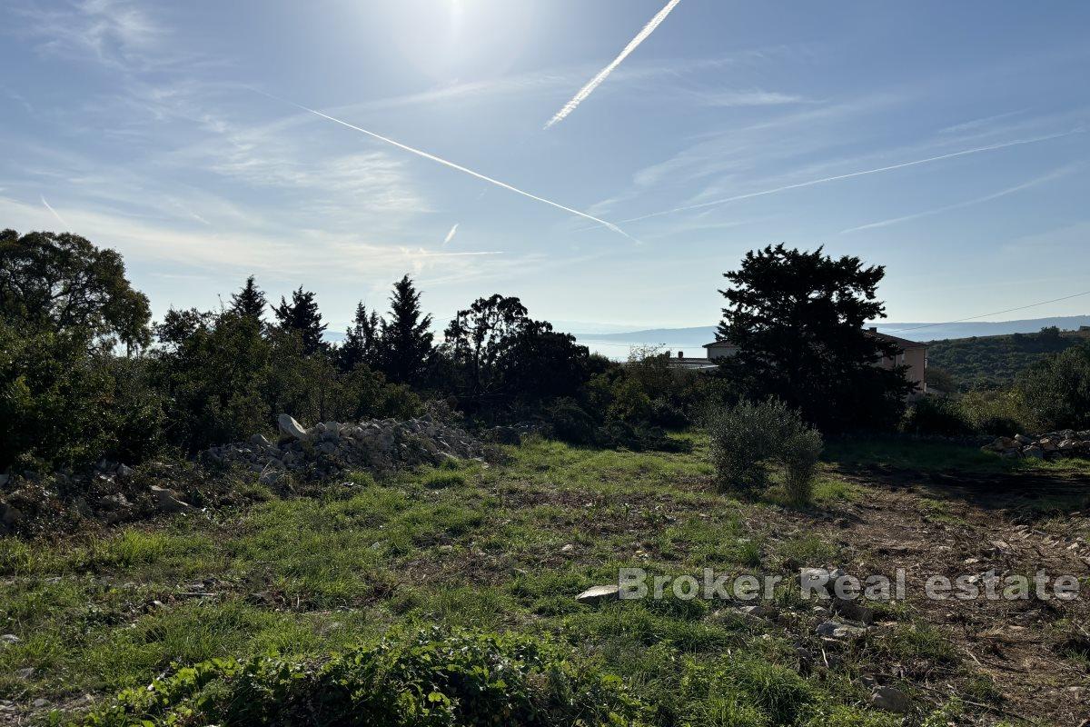 Spacious building plot with sea view