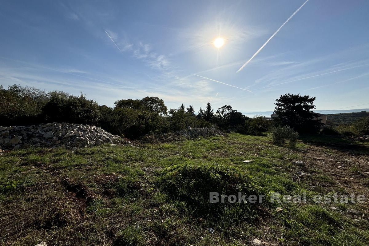 Spacious building plot with sea view