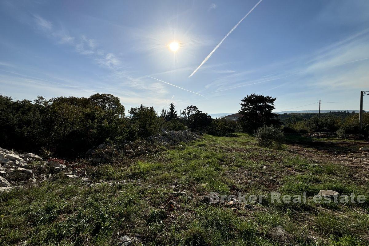Spacious building plot with sea view
