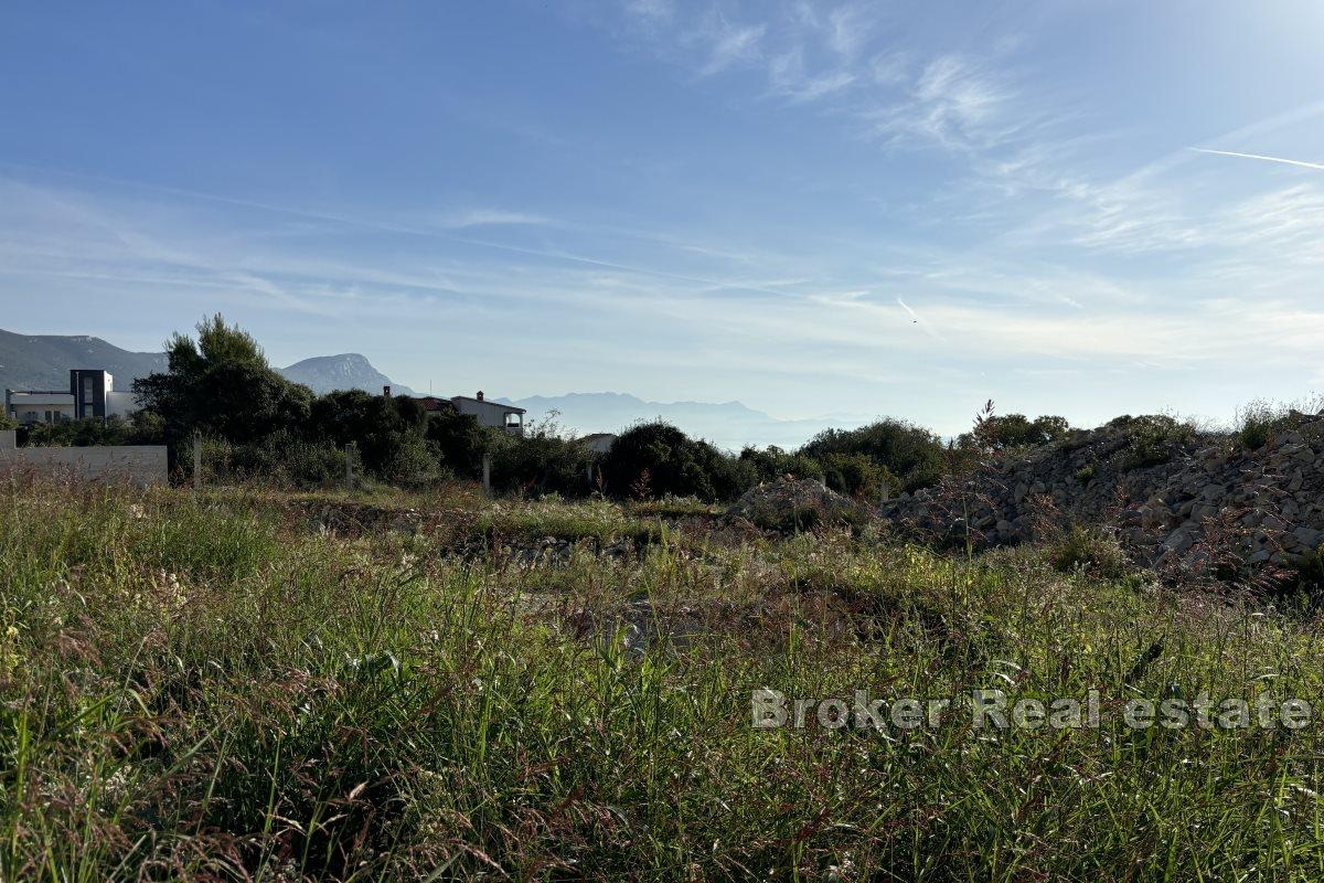 Spacious building plot with sea view