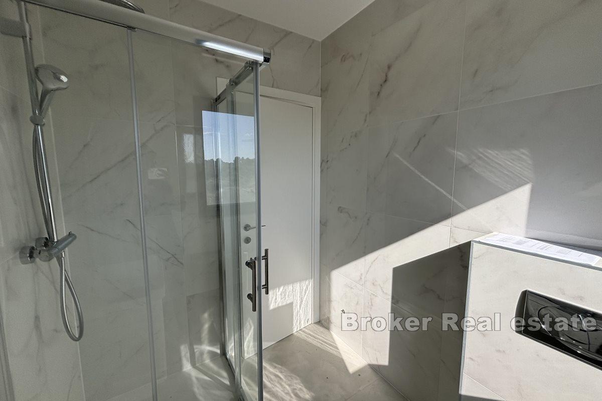 Takvåning med havsutsikt