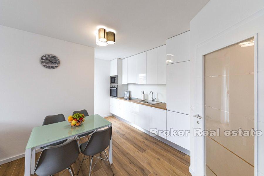 Luxusní byt v novostavbě u moře