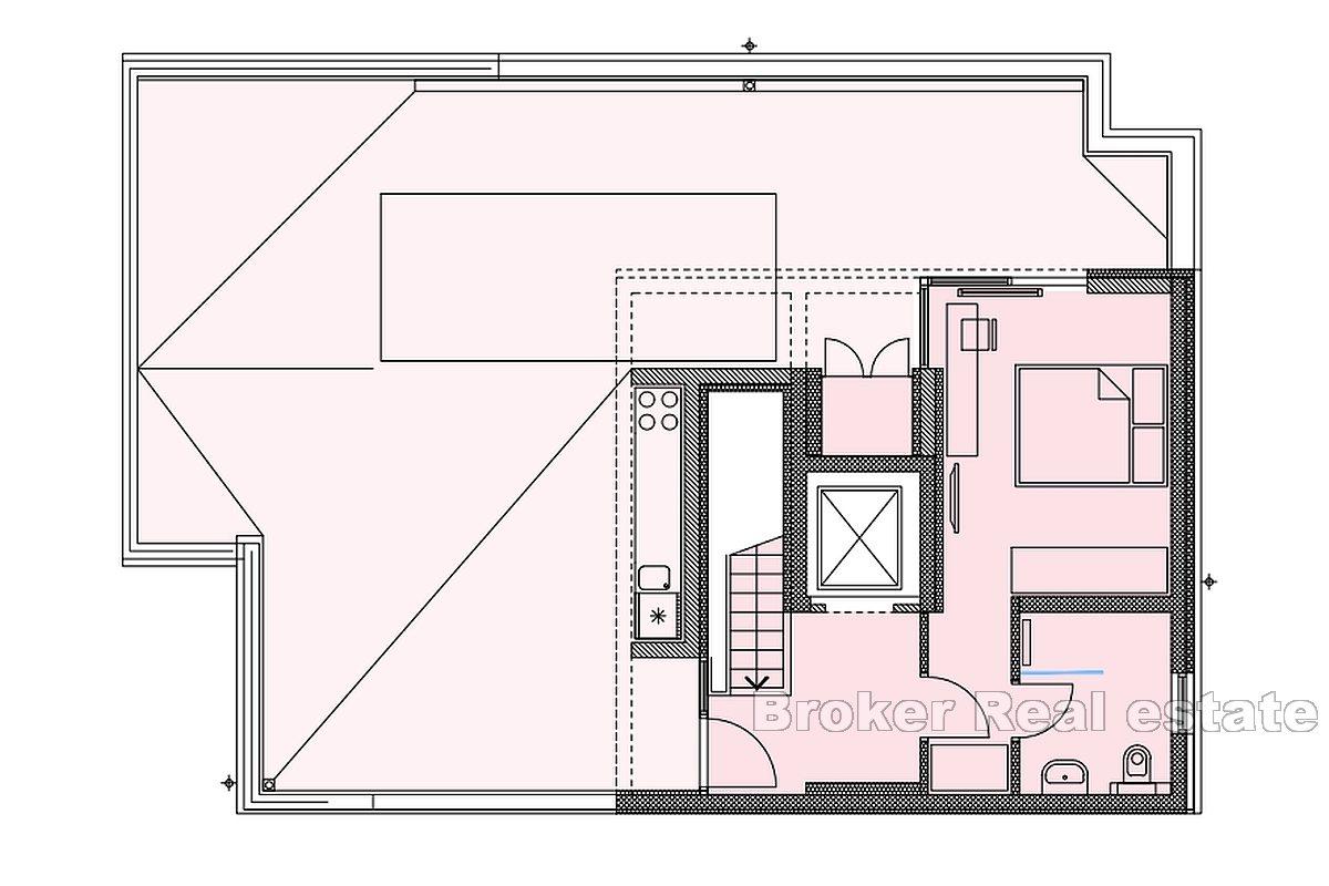 Appartamento attico con piscina e vista mare