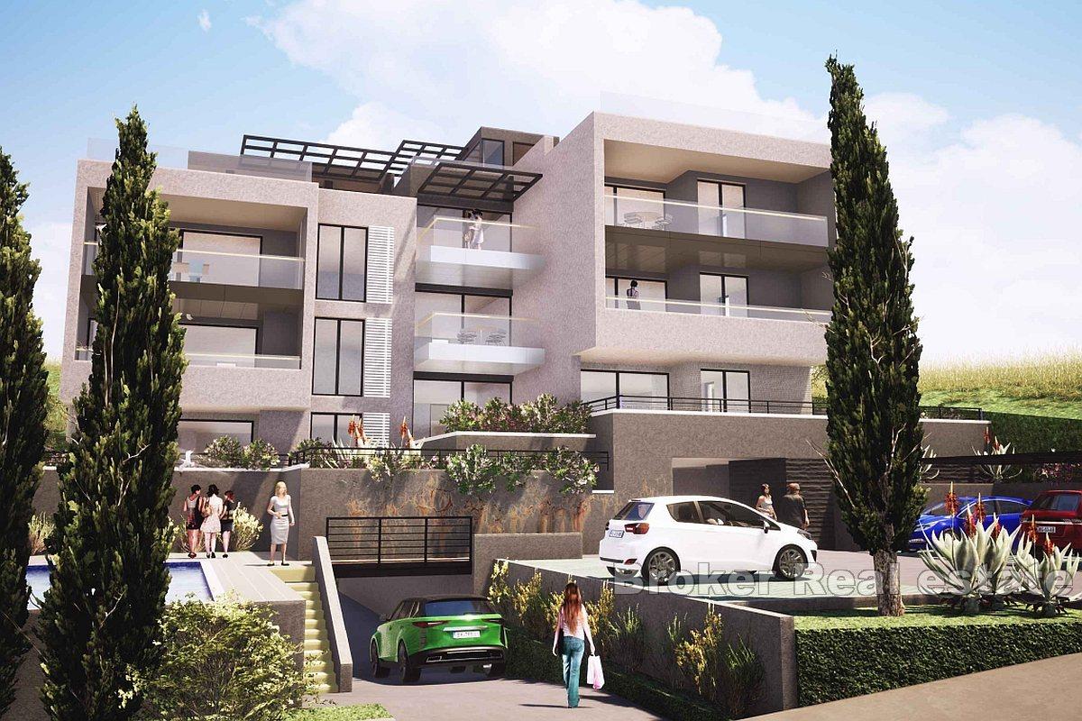 Apartment with garden, swimming pool and sea view