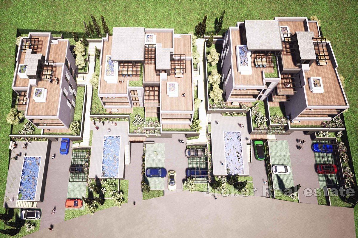 Apartment with garden, swimming pool and sea view