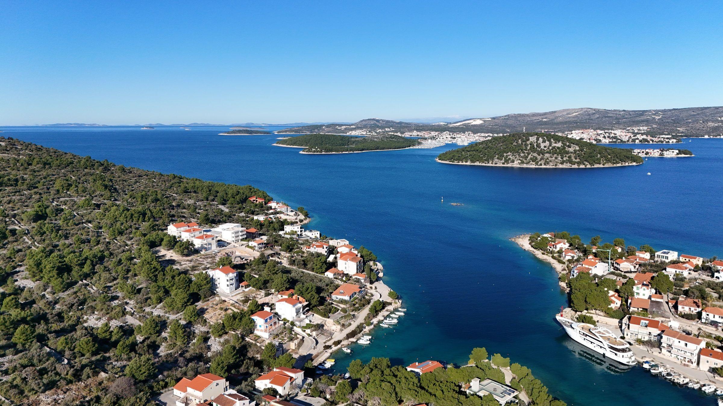 01-2035-200-rogoznica-building-plot-in-first-row-to-the-sea-for-sale