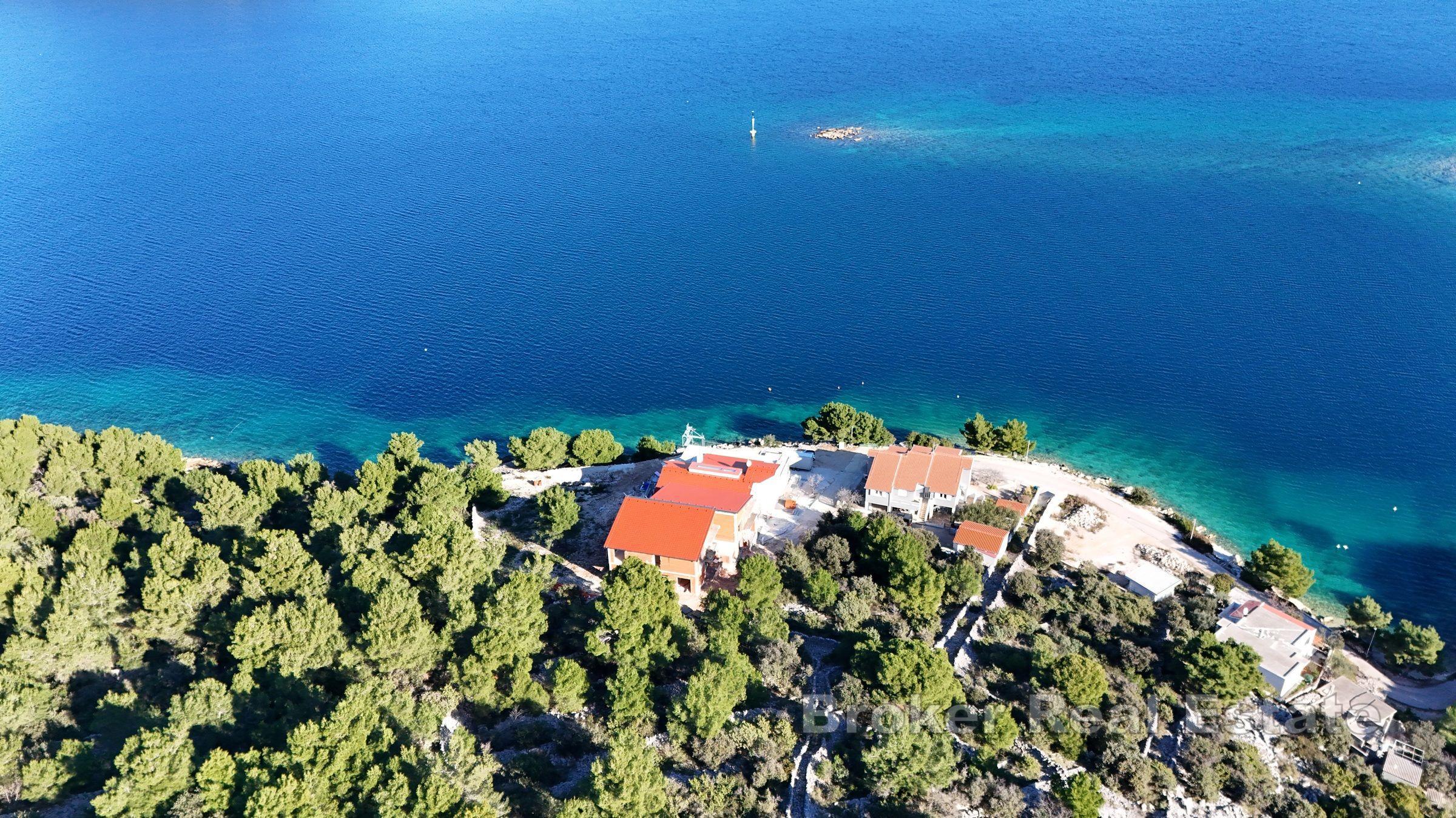 Terreno edificabile di forma regolare in prima fila al mare