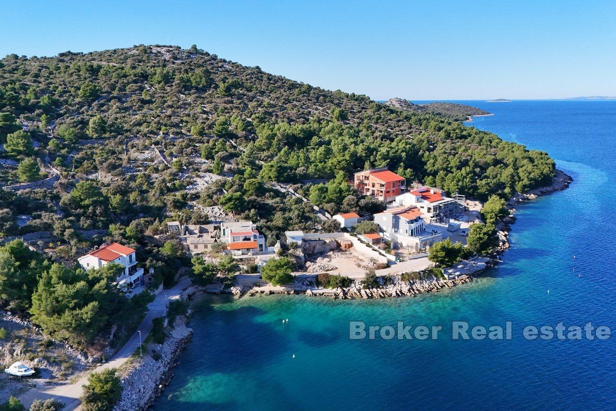 Terrain à bâtir spacieux près de la mer