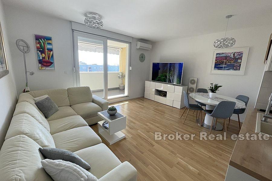 Split - Žnjan, trzypokojowe mieszkanie z loggią