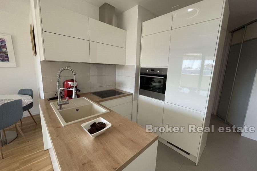 Split - Žnjan, trzypokojowe mieszkanie z loggią