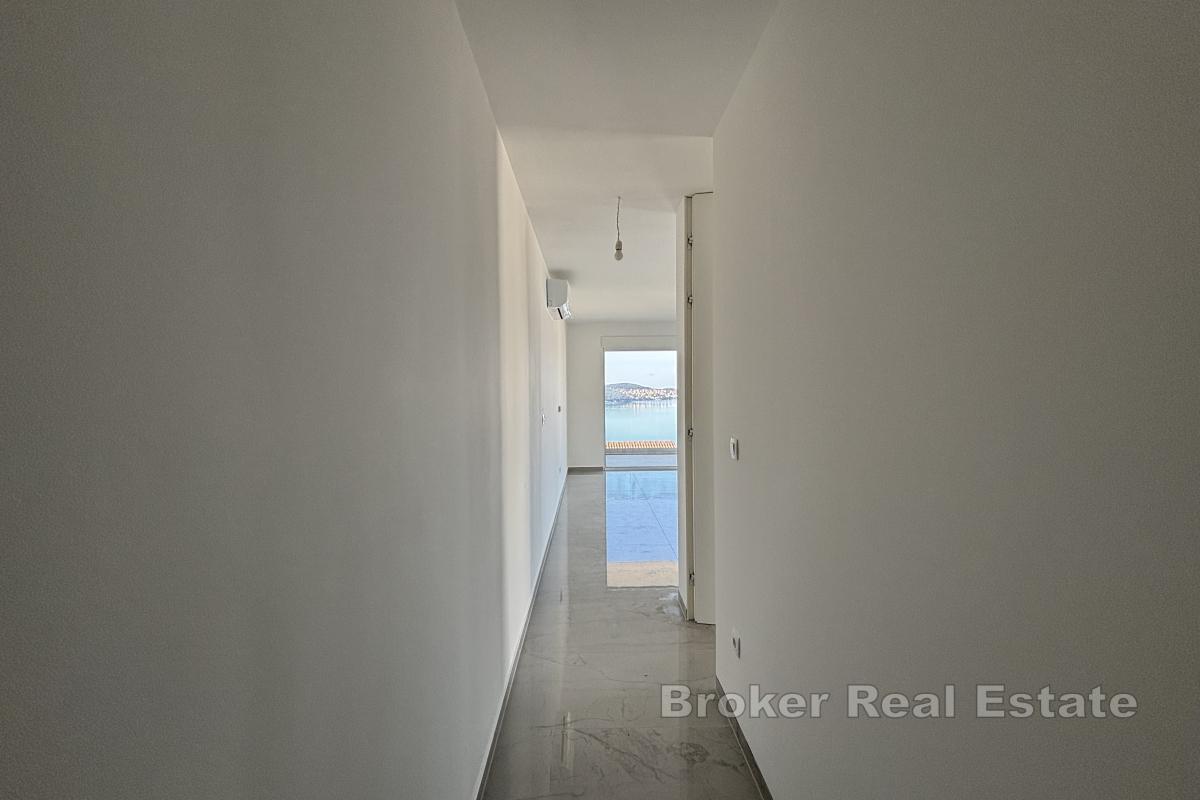 Slunný penthouse s výhledem na moře